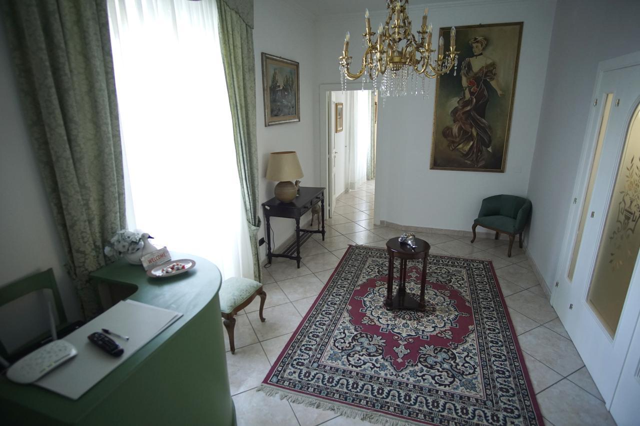 La Piccola Reggia Bed and Breakfast Caserta Exterior foto